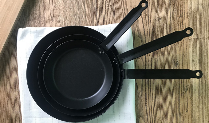 実はお手入れ簡単!どんな料理でも主役まちがいなしの鉄のフライパン